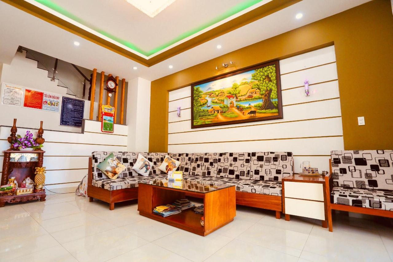 Hotel Đức Thành Chi Khu Co Ong Extérieur photo